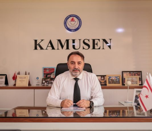 Öğretmenlik gibi kutsal bir mesleğin, günübirlik siyasi hesaplara malzeme edilmesi kabul edilemezdir.